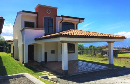 Casa en Venta dentro de Residencial Altamira, Heredia