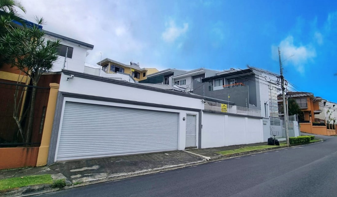 Casa en Venta ubicada en Curridabat Guayabos
