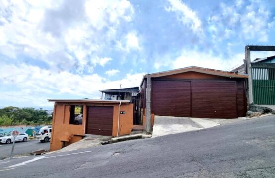 Casa con Apartamentos en venta, Ubicada en La Unión de Cartago