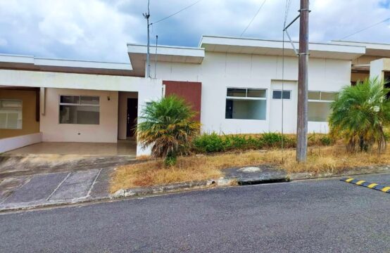 Remate Bancario Casa en Condominio Los Laureles, Dulce Nombre de Cartago