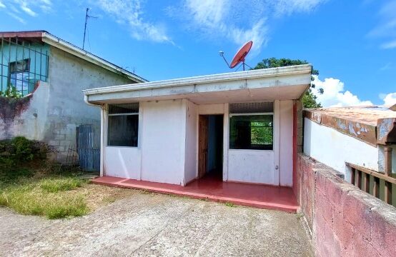 Lote con Casa en Venta ubicada en Oreamuno de Cartago