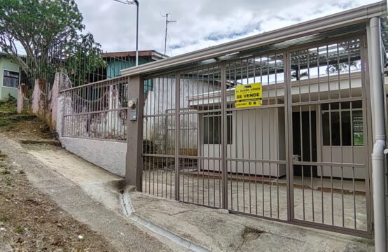 Lote con Casa en Venta ubicada en Oreamuno de Cartago